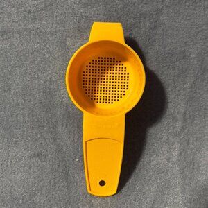 Tupperware Mini Strainer Gadget Sifter